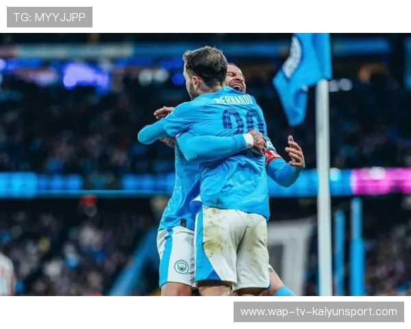 格瓦迪奥尔前插传中,曼城后点包抄到位,格瓦迪奥尔喝水 格瓦迪奥尔前插传中,曼城后点包抄到位,格瓦迪奥尔喝水